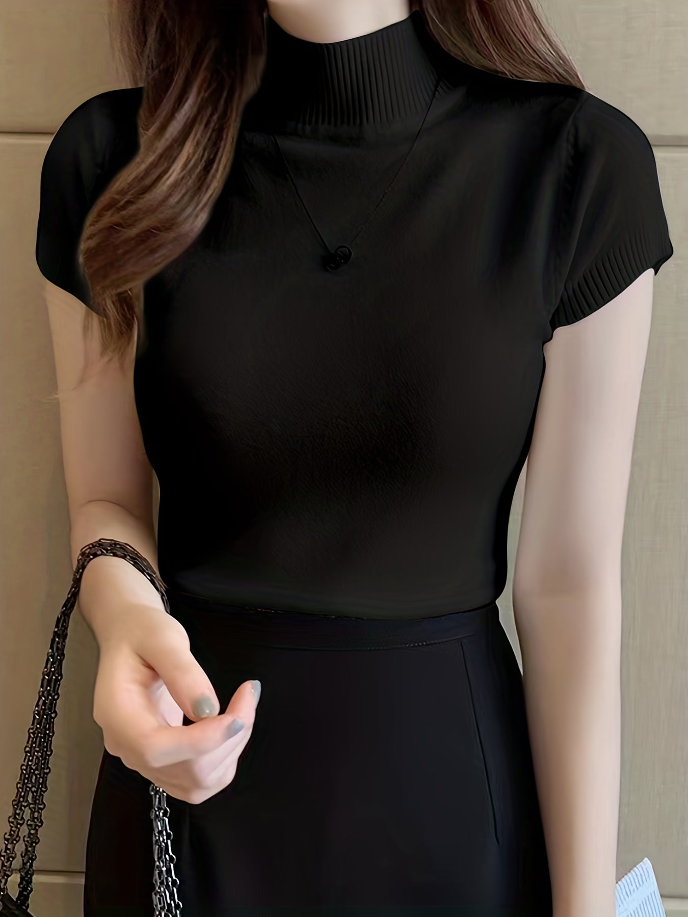 Della | Refined Mock-Neck Top 2