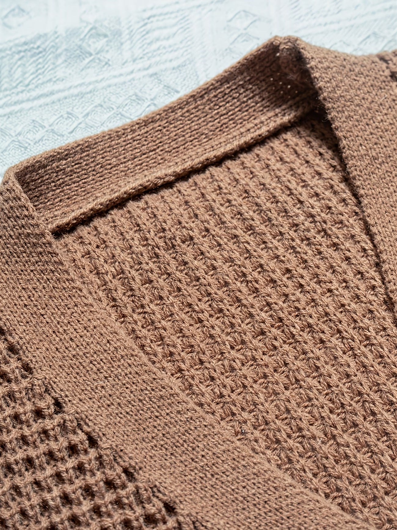 Men's cardigan with V-neck and waffle knit 1