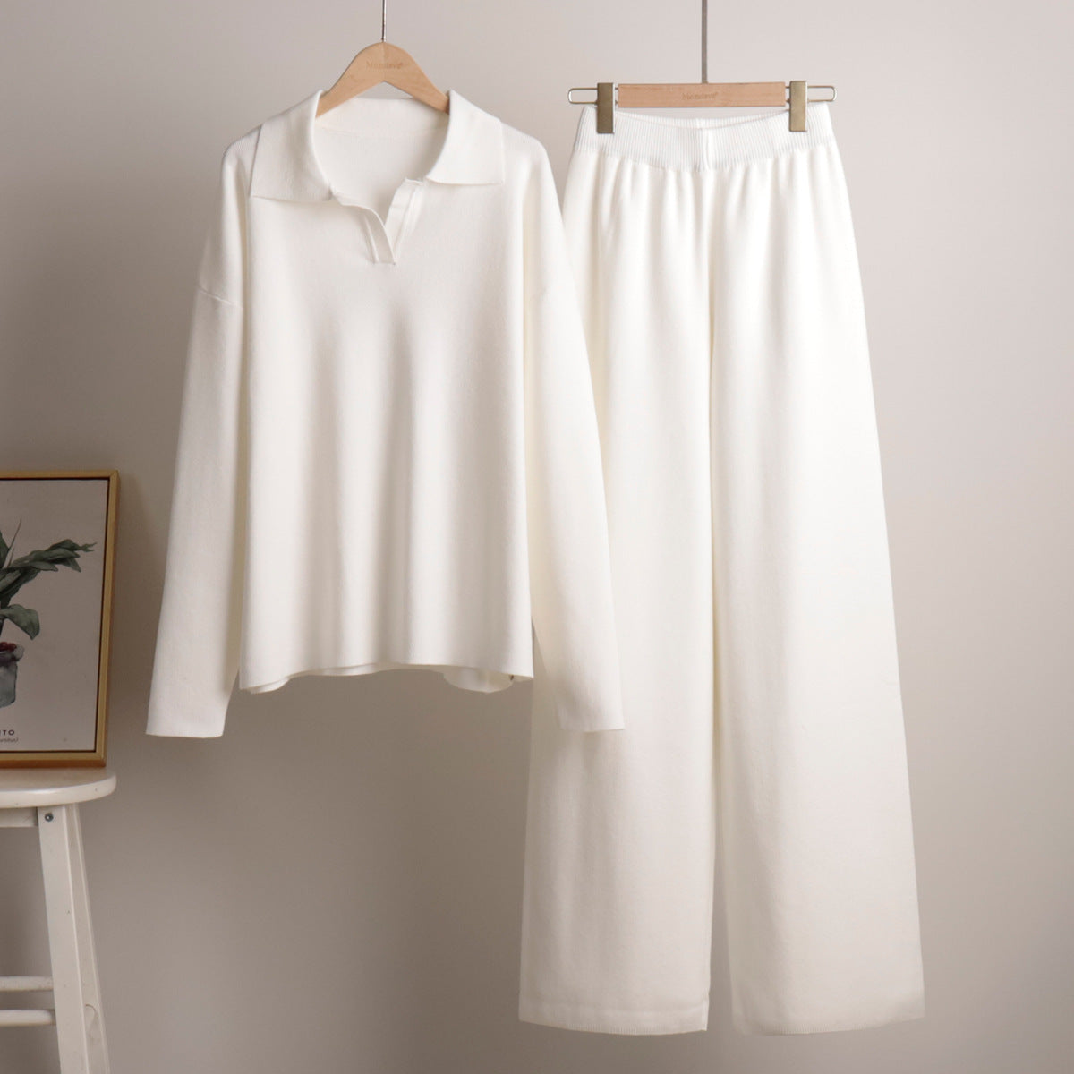 Women's Elegant Casual Outfit – Wide Leg Trousers and Polo Shirt 4