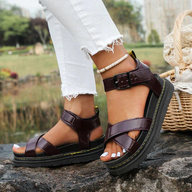 Women's Flatform Sandals with Cross Straps and Buckle